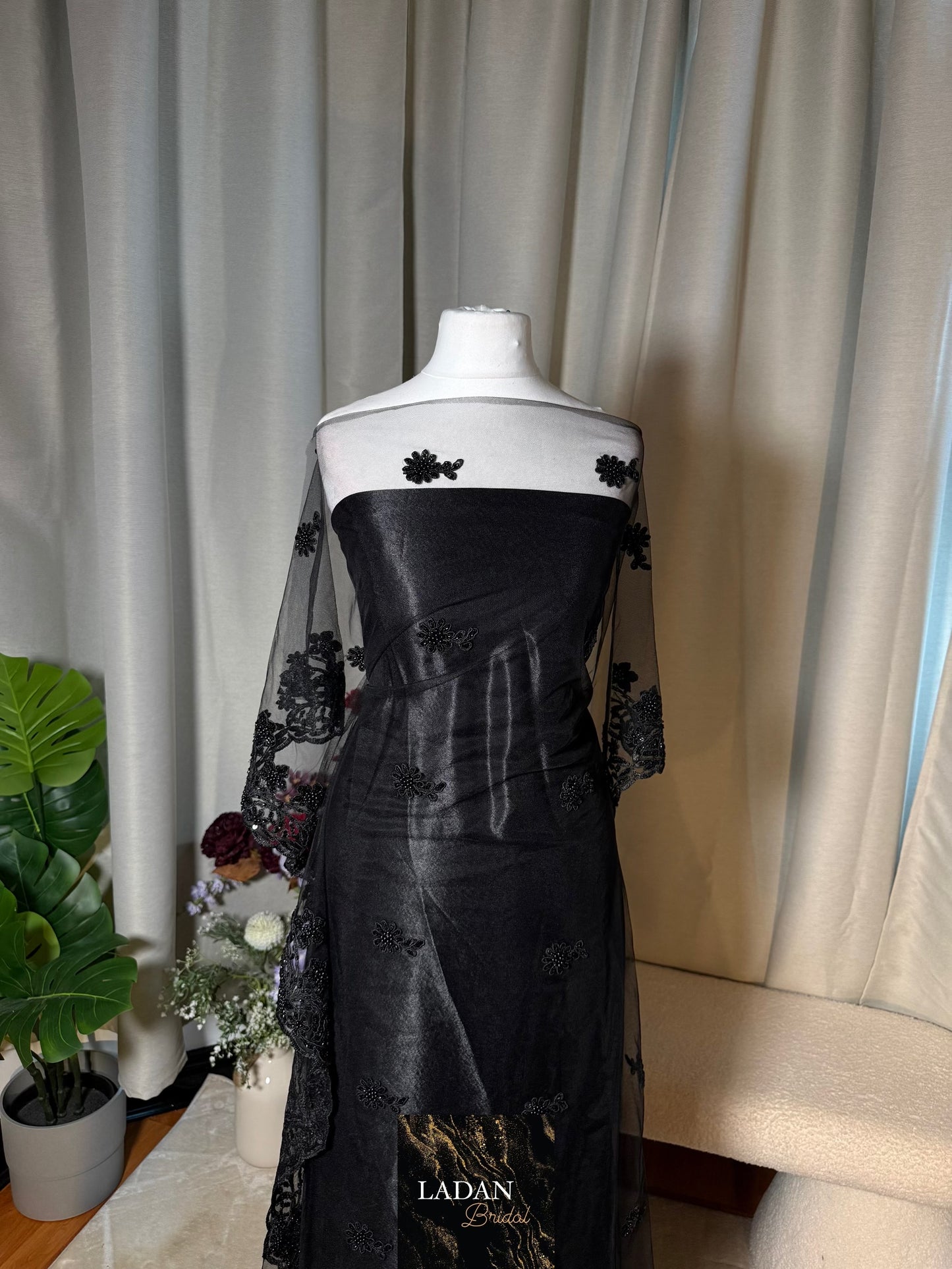Pearl Lace Dirac | Black