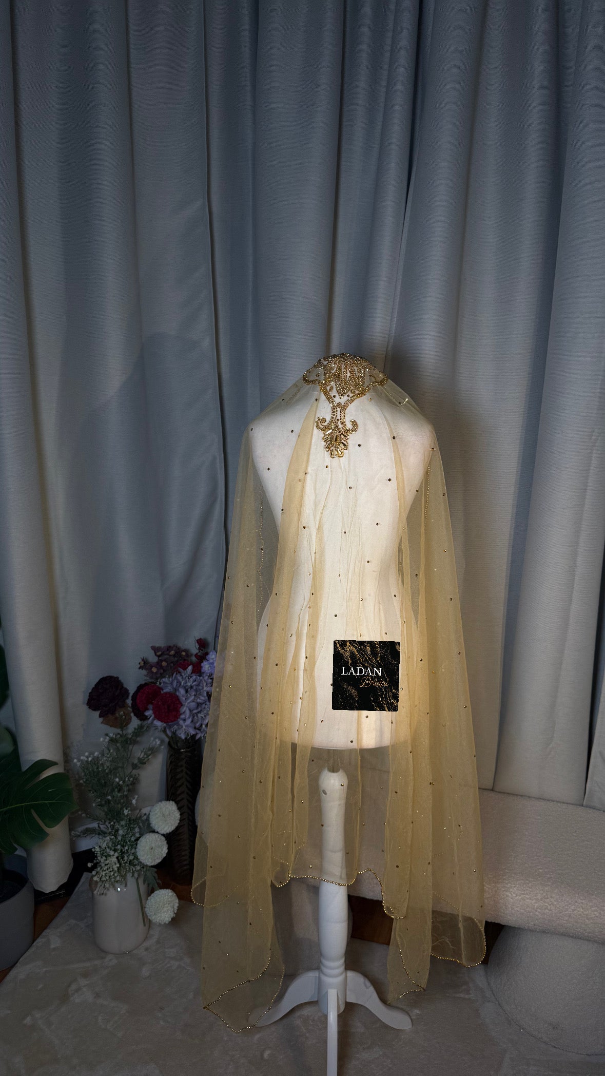 Lace Gold Veil