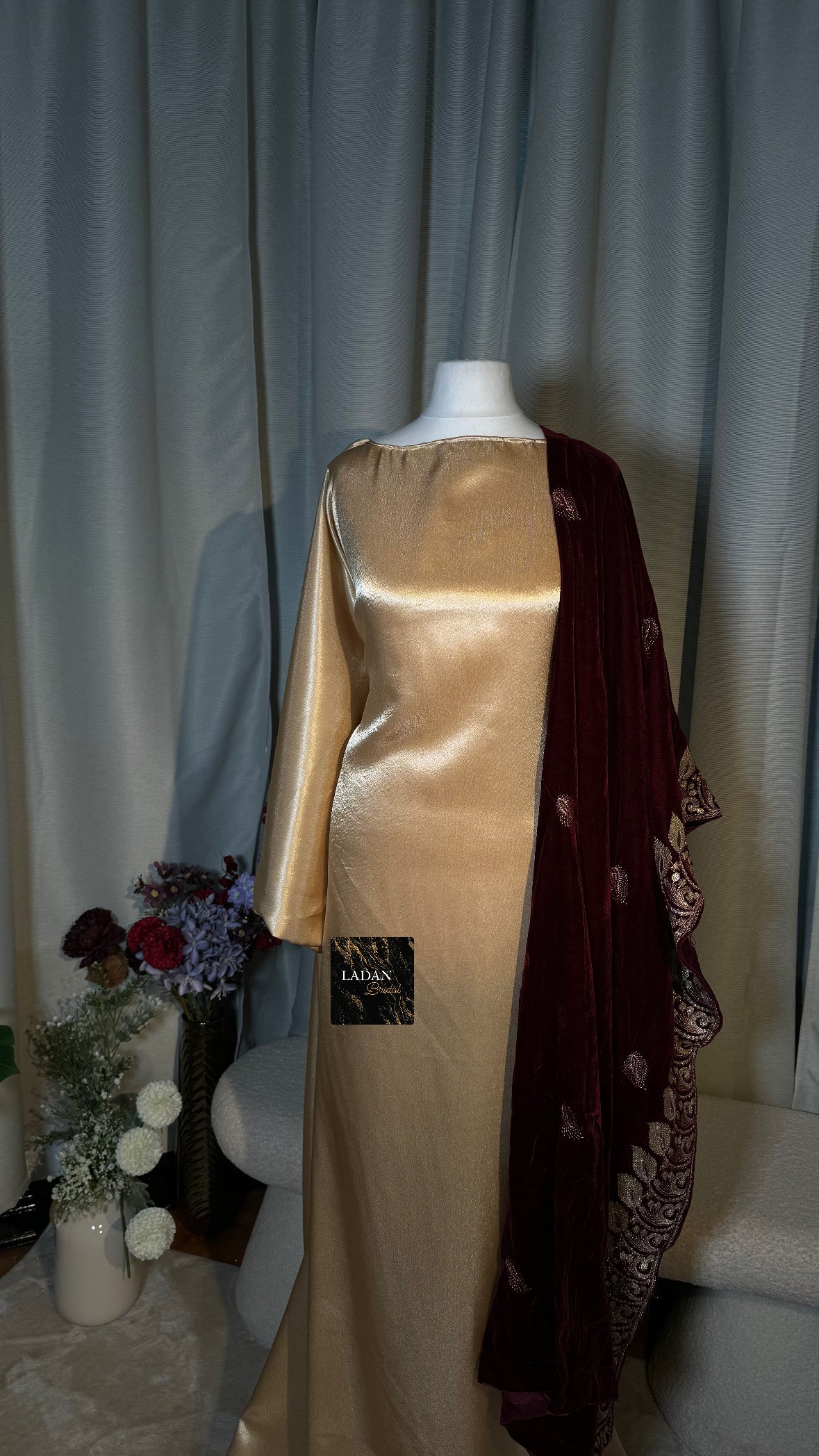 Embroidered Velvet Gabasaar | Maroon