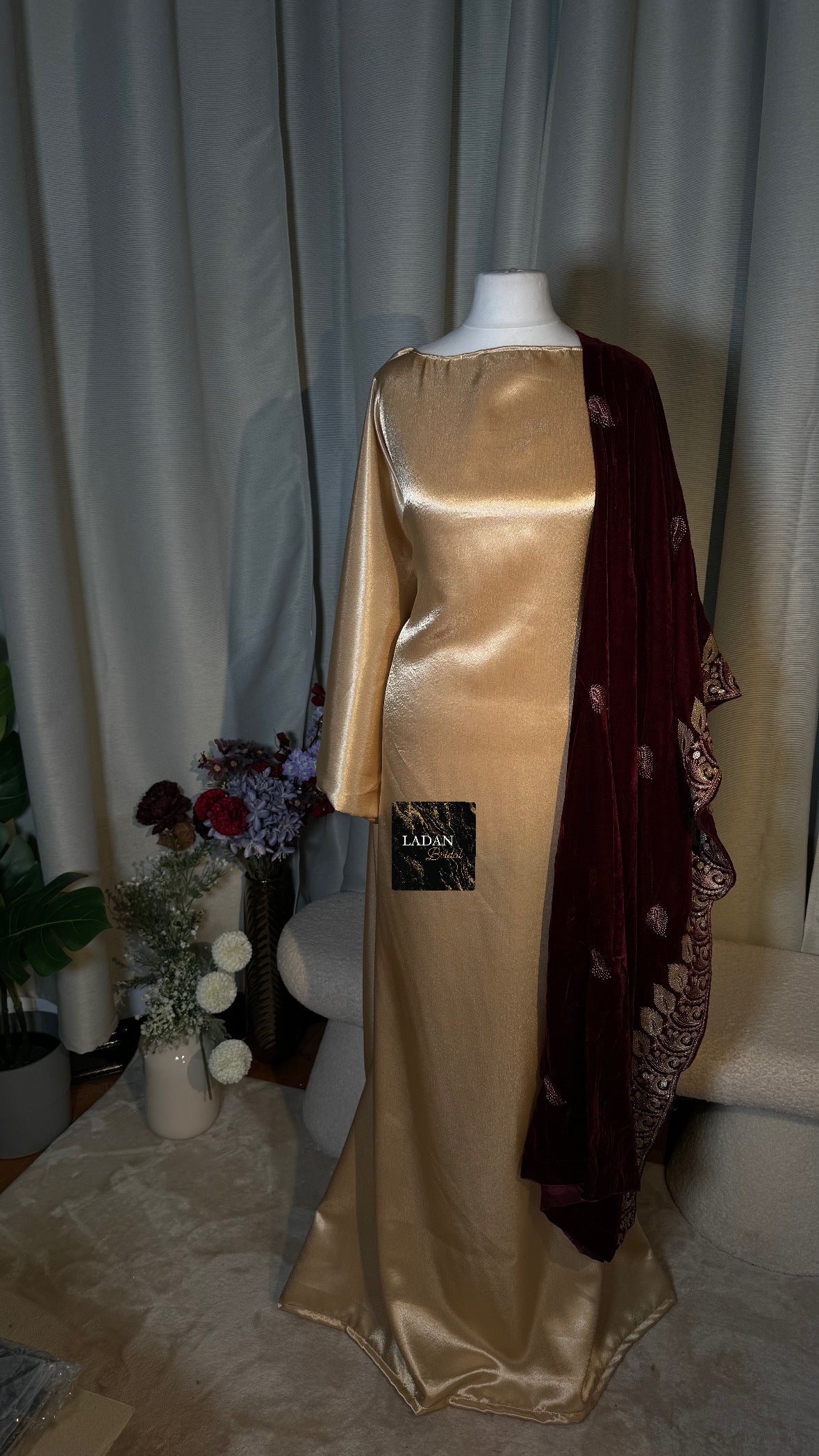 Embroidered Velvet Gabasaar | Maroon