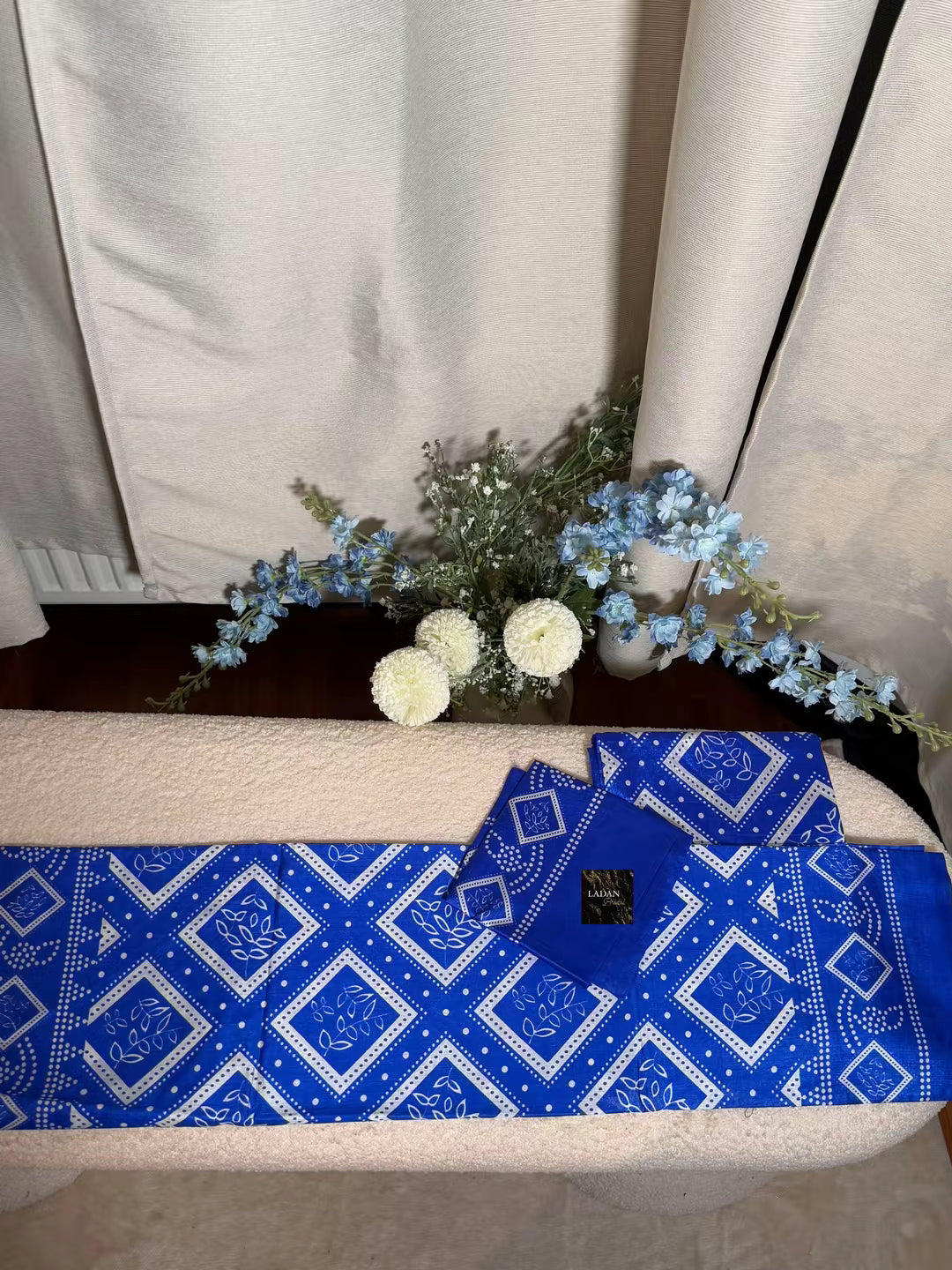 Shaash Set- Royal Blue & White.