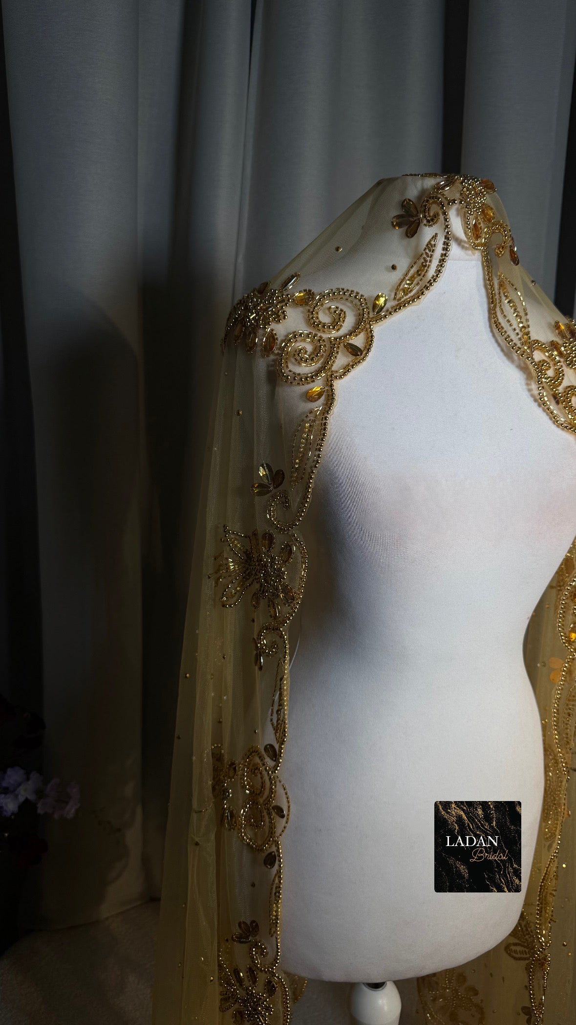 3 metre Gold Lace Veil