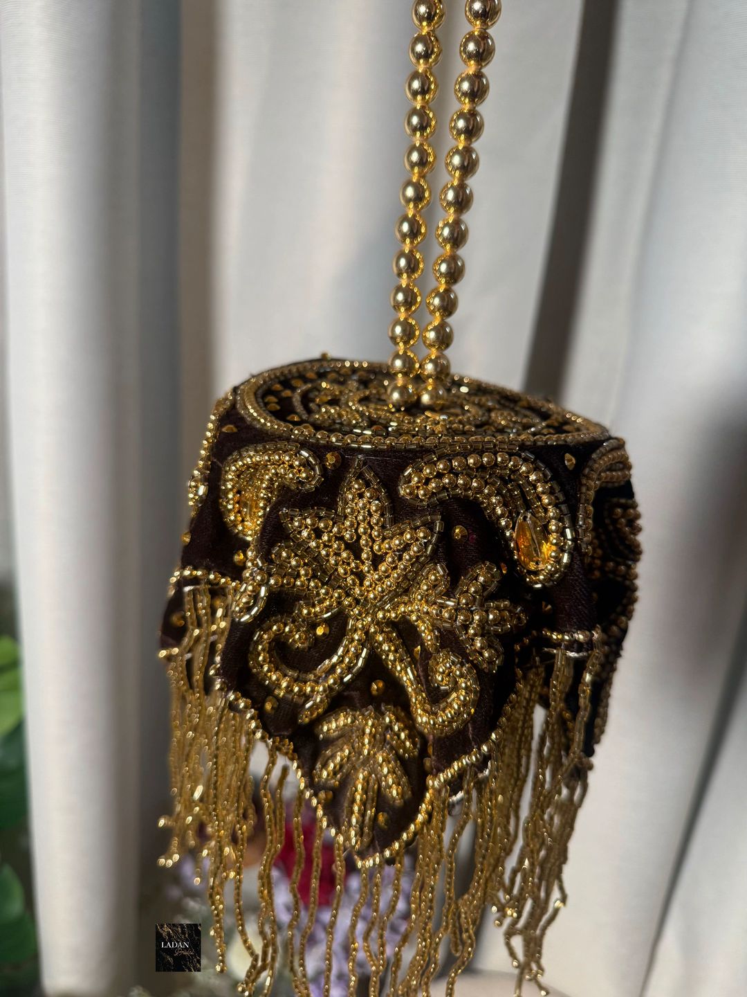 Velvet Embroidered Bag | Brown