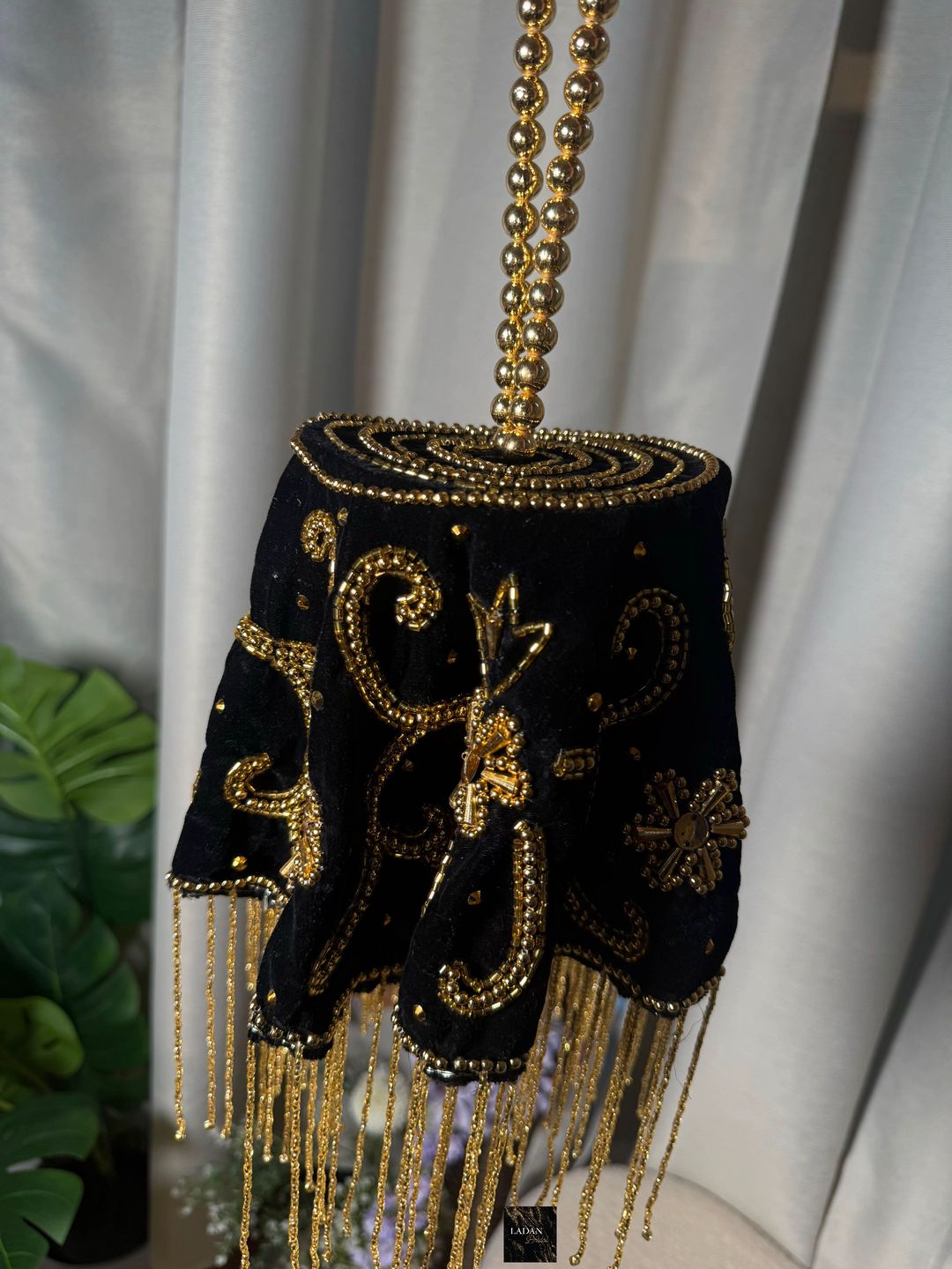 Velvet Embroidered Bag | Black