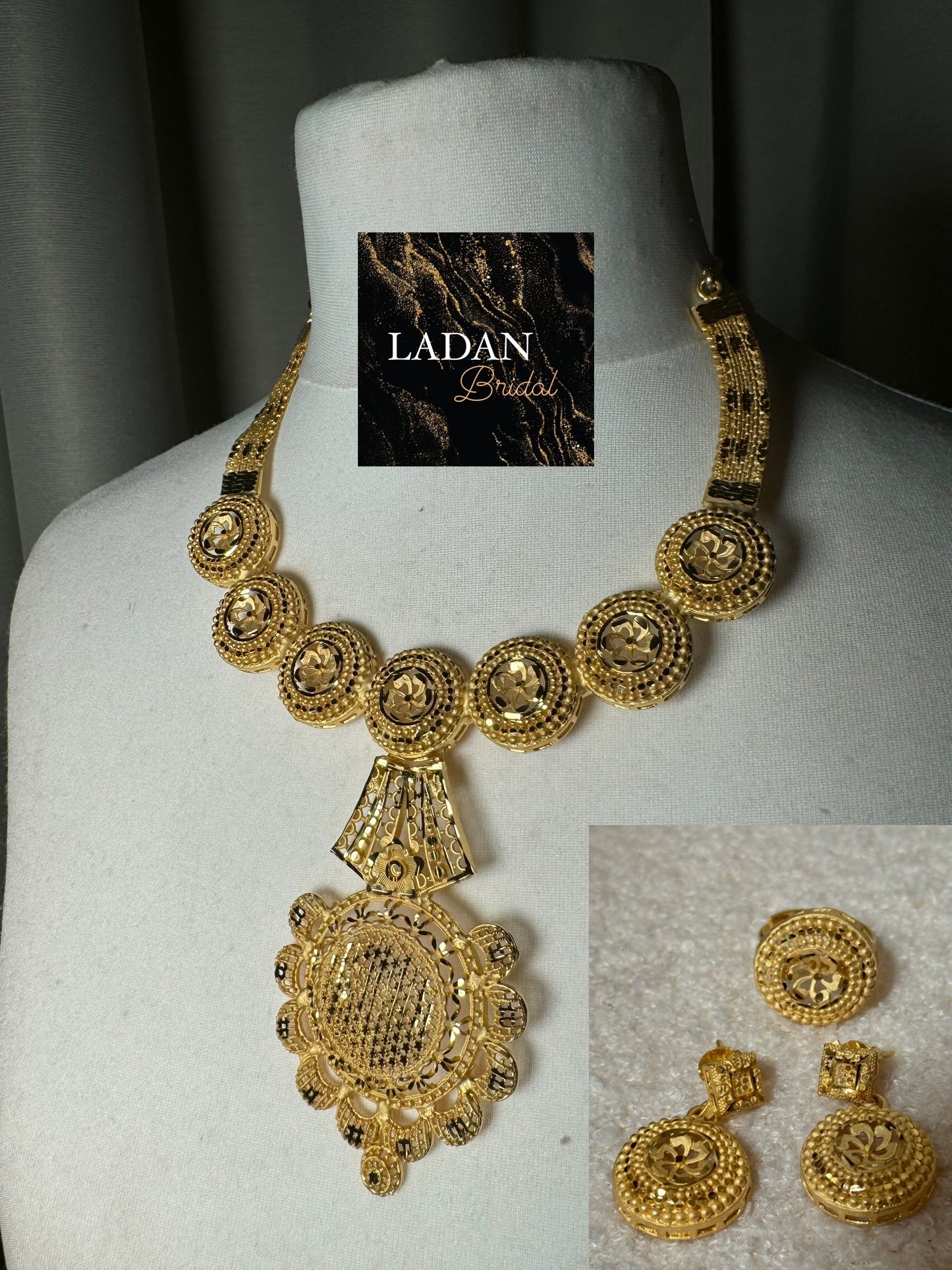 Gold Jewellery Set