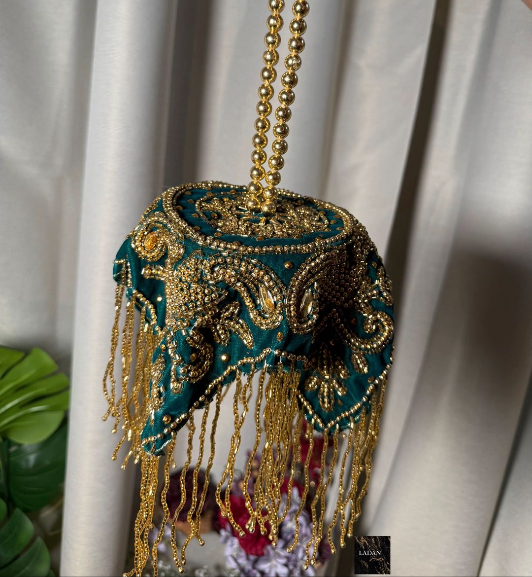 Velvet Embroidered Bag | Green