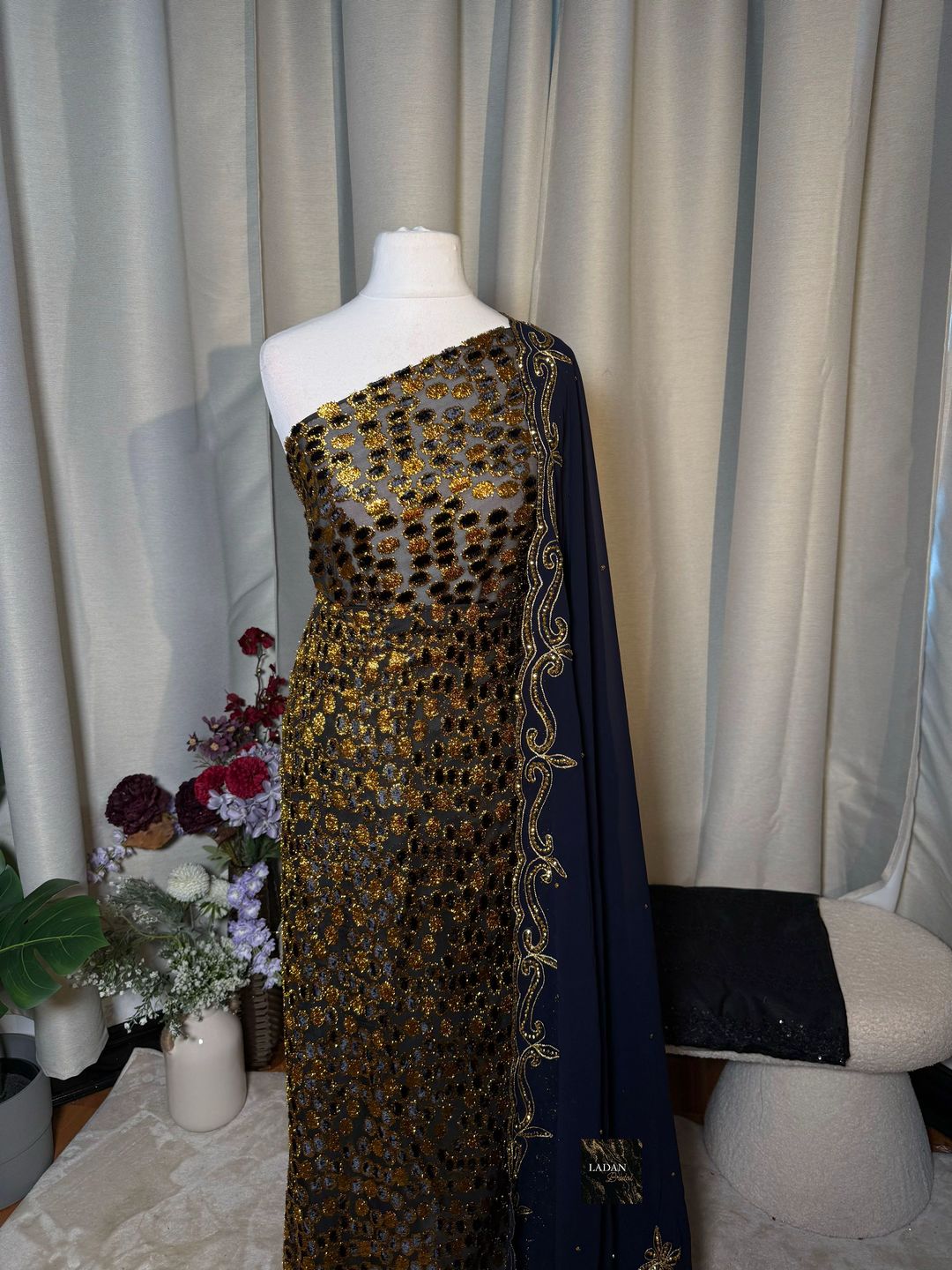 Oval Maqbal Collection | Black/Navy Blue Dirac Set