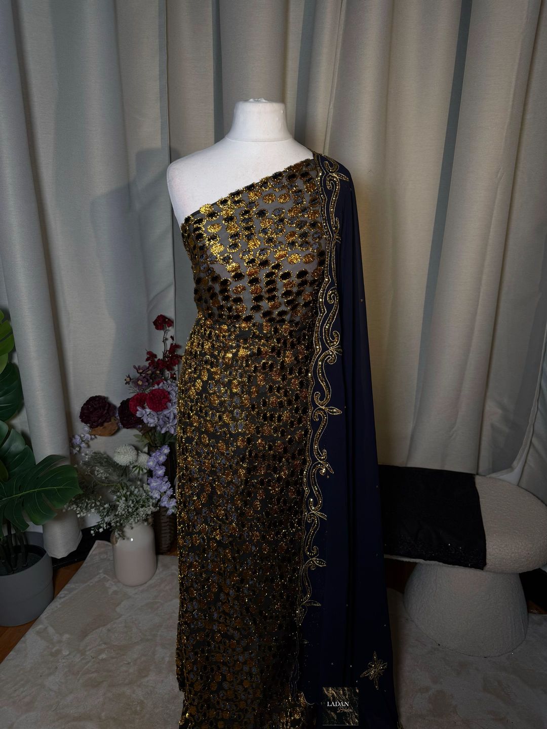 Oval Maqbal Collection | Black/Navy Blue Dirac Set