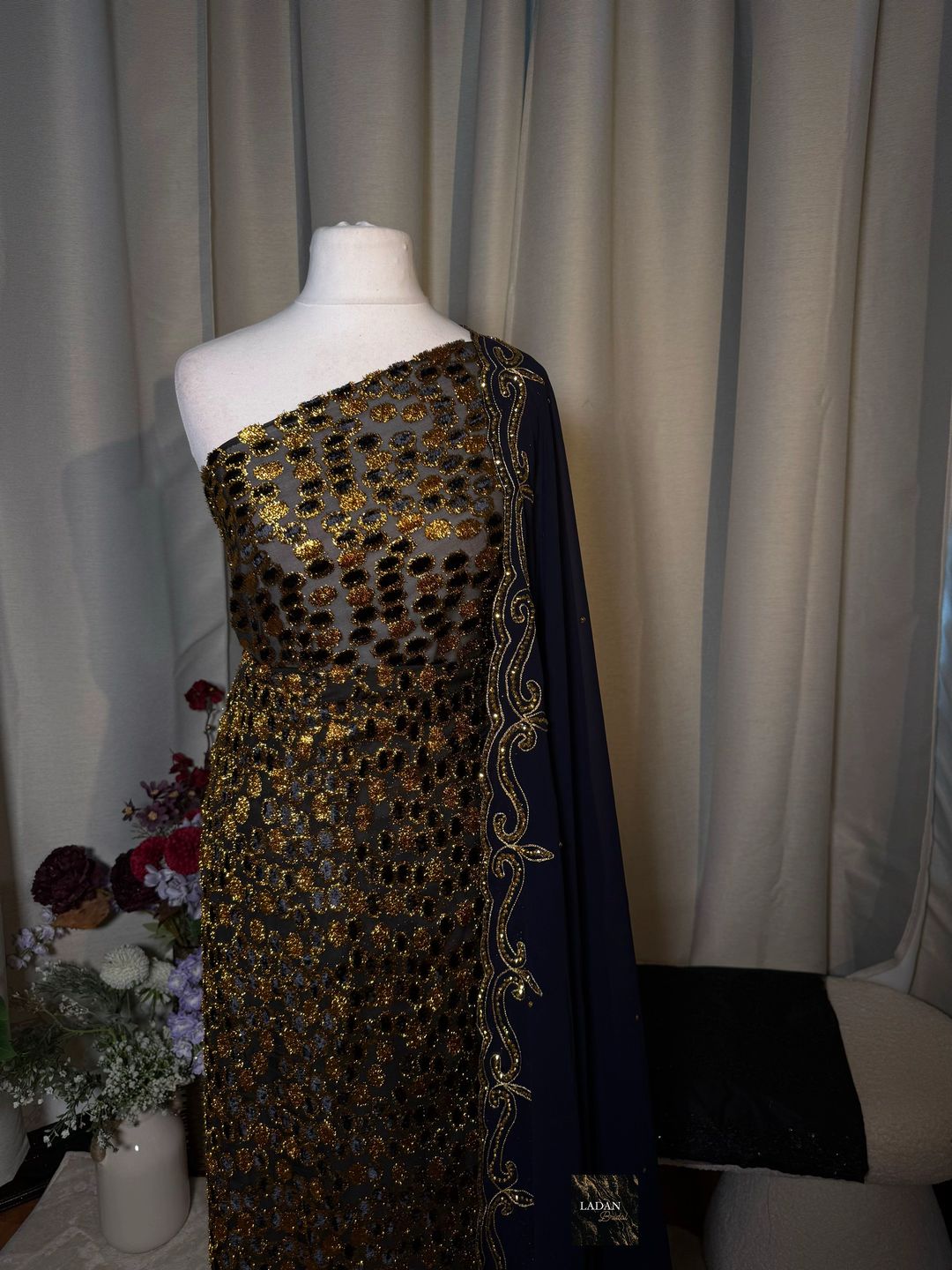 Oval Maqbal Collection | Black/Navy Blue Dirac Set
