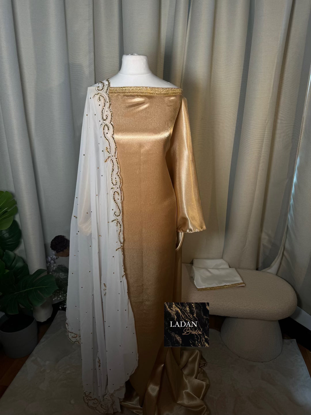 Embroidered Chiffon Gabasaar | White