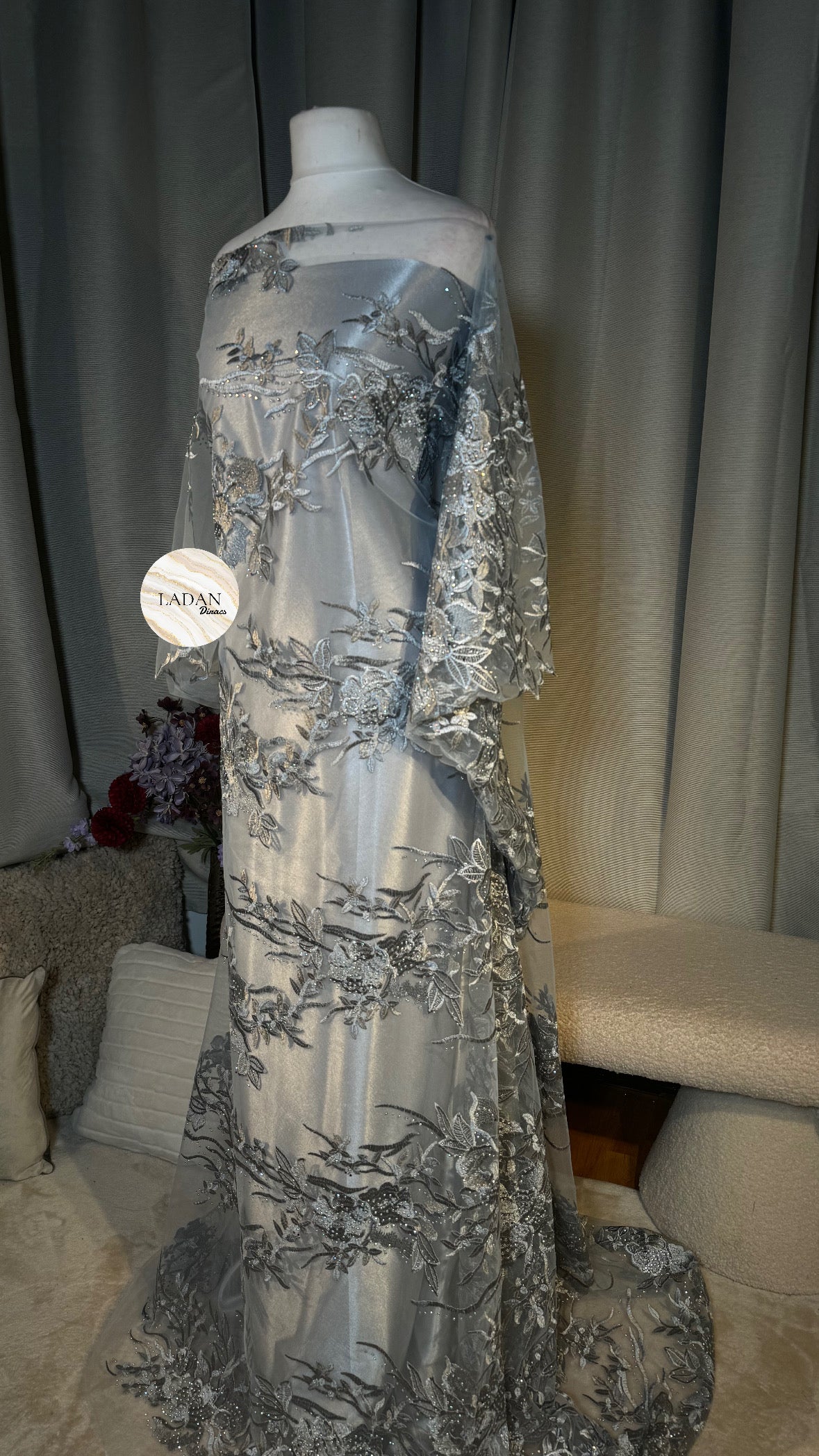 Floral Embroidered Lace Dirac Set | Silver