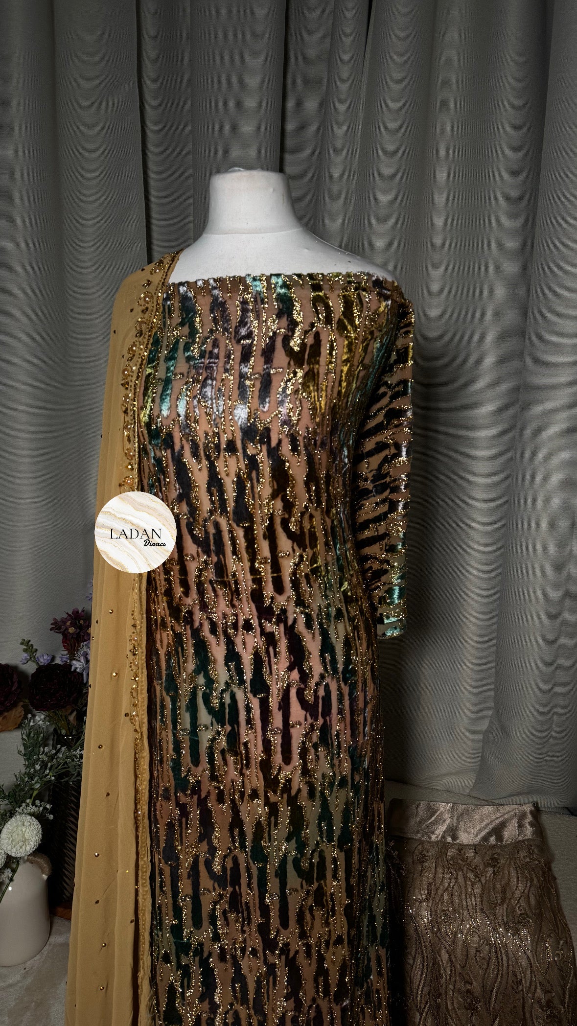 Multicolour Prestige Maqbal Set