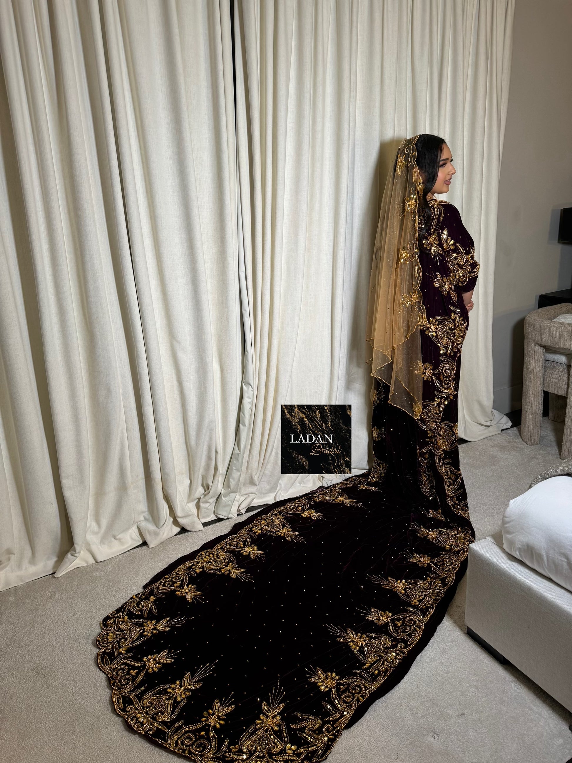 Ilwaad Velvet Bridal Dirac - Purple LADAN BRIDAL Ilwaad Velvet Bridal Dirac - Purple LADAN BRIDAL